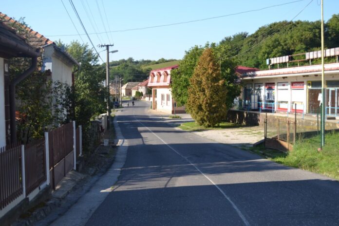 Ulica v obci Blhovce v okrese Rimavská Sobota